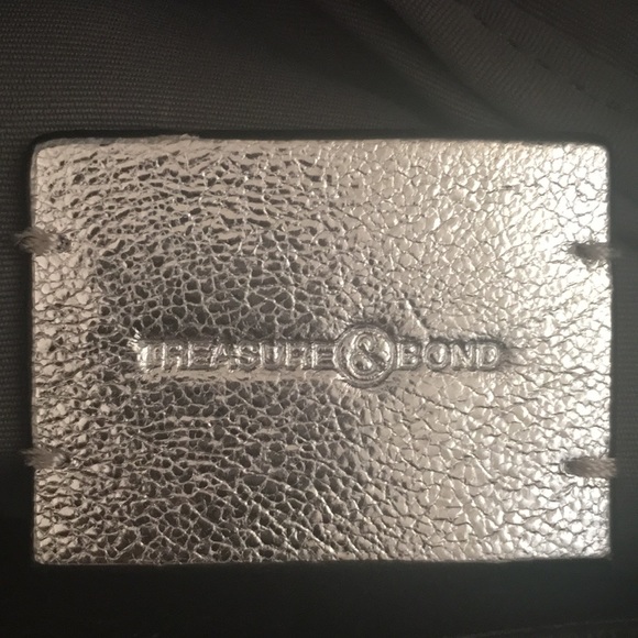 Leather Fannie Pack with different pins - Picture 3 of 3